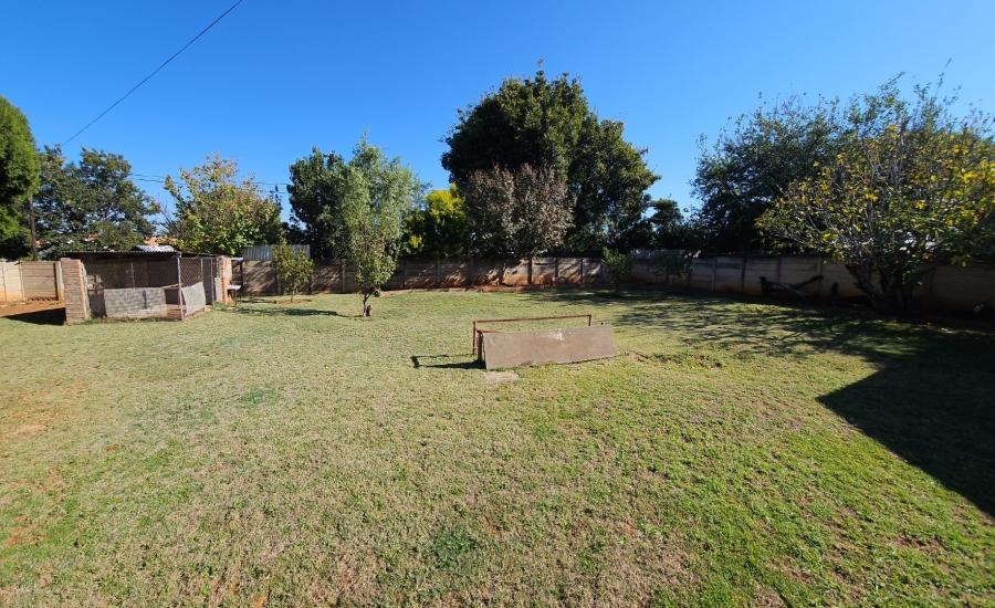  Bedroom Property for Sale in Langenhovenpark Free State